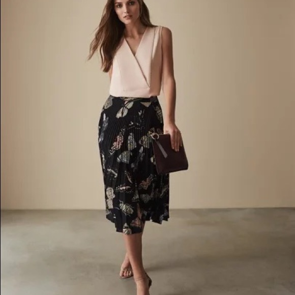 NWT: Reiss Charlotte top with silver beaded edging - Picture 5 of 13